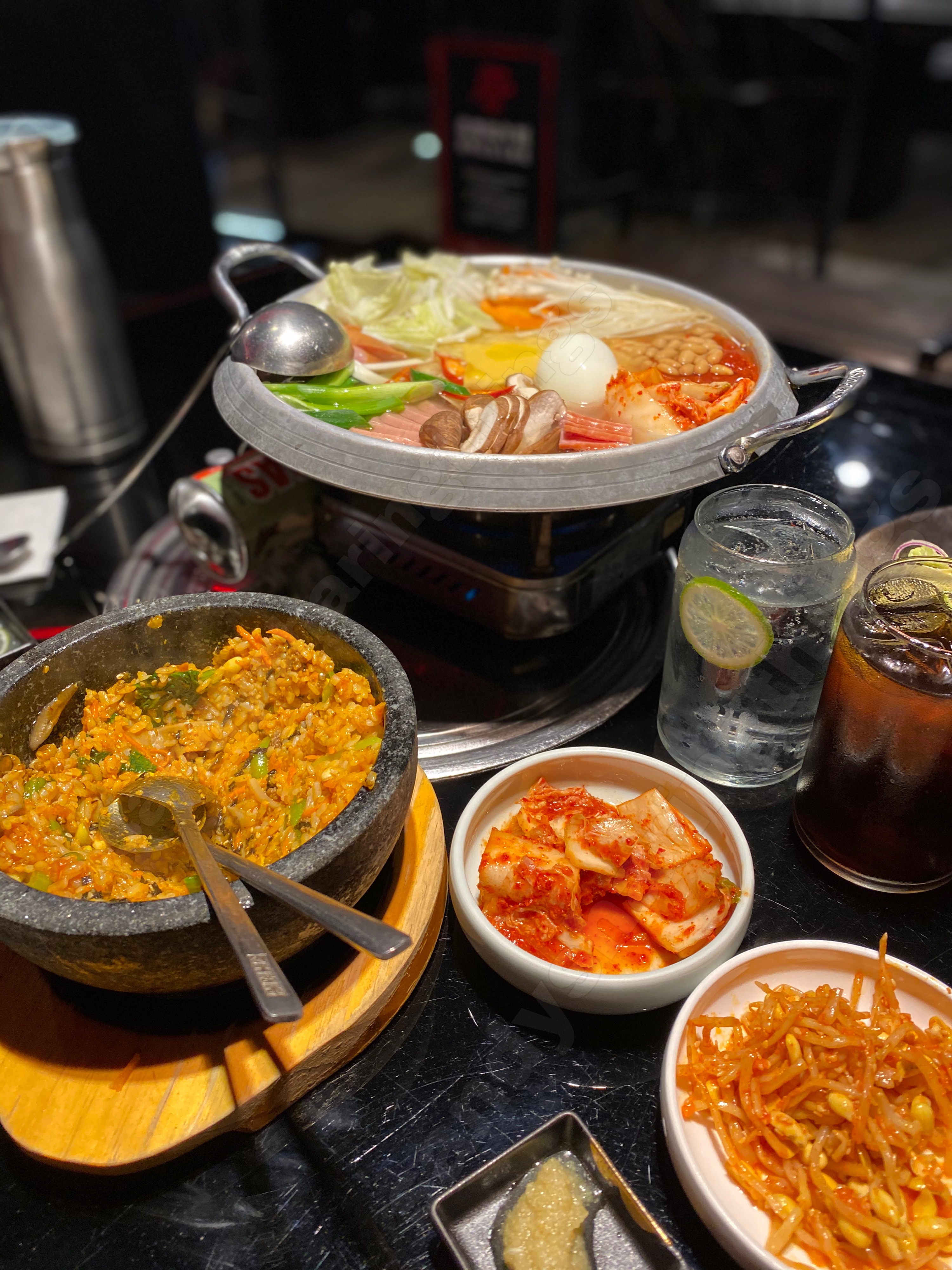 韓式部隊鍋、石鍋拌飯、小菜
